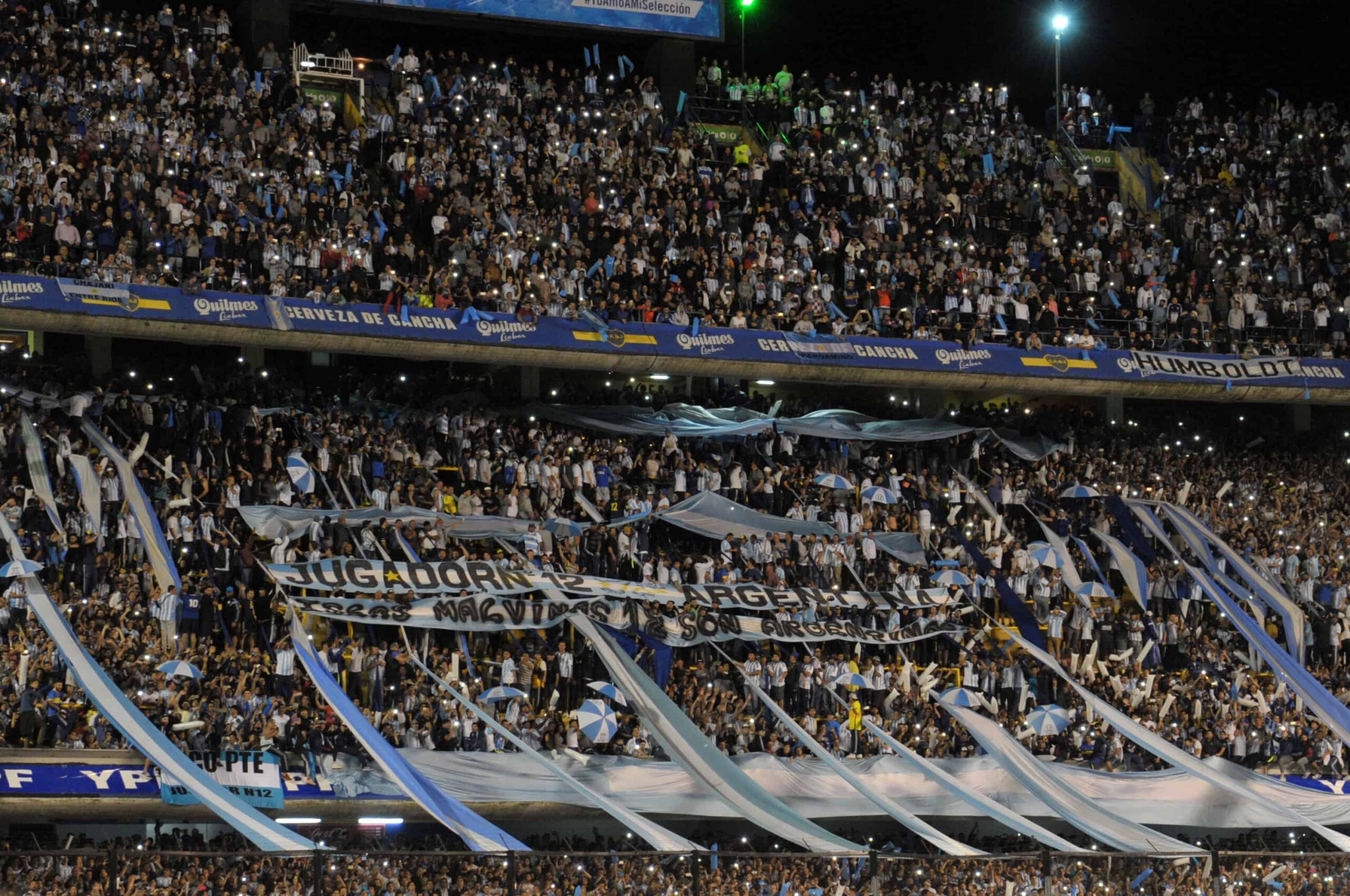 Un espectáculo del fútbol»: en Uruguay se rindieron ante Millonarios en  pleno partido en vivo