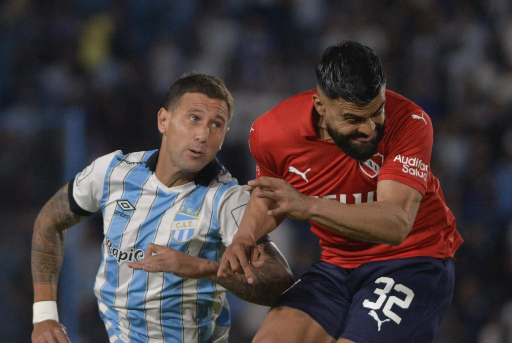 Sobre el final, Independiente venció 2-1 a Atlético Tucumán