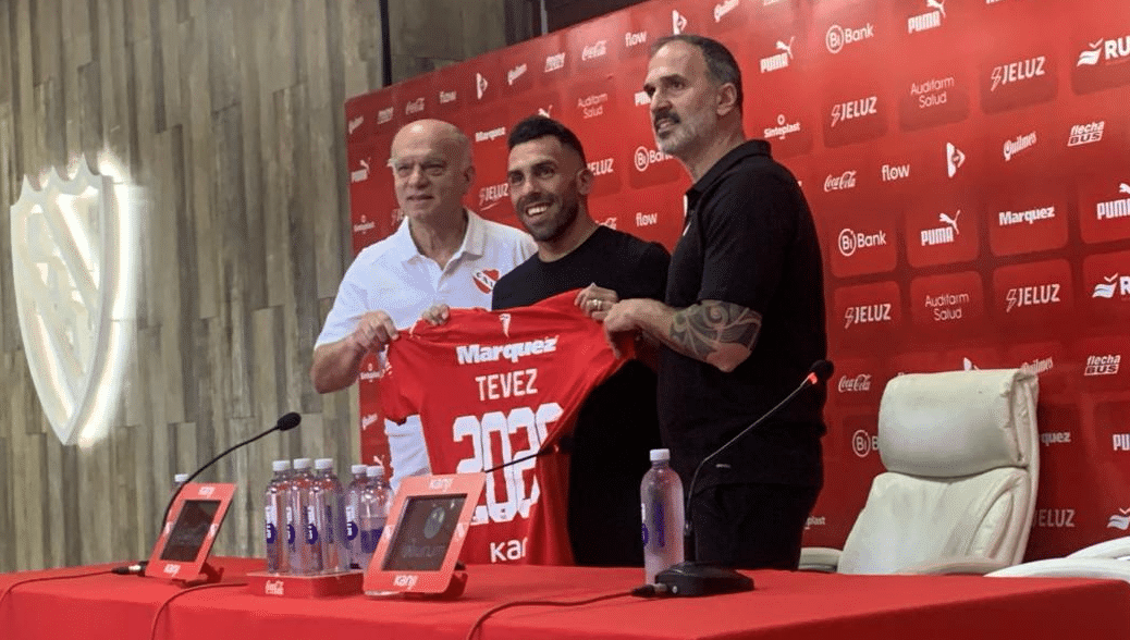 “Estoy agradecido”: Tévez renovó su contrato con Independiente